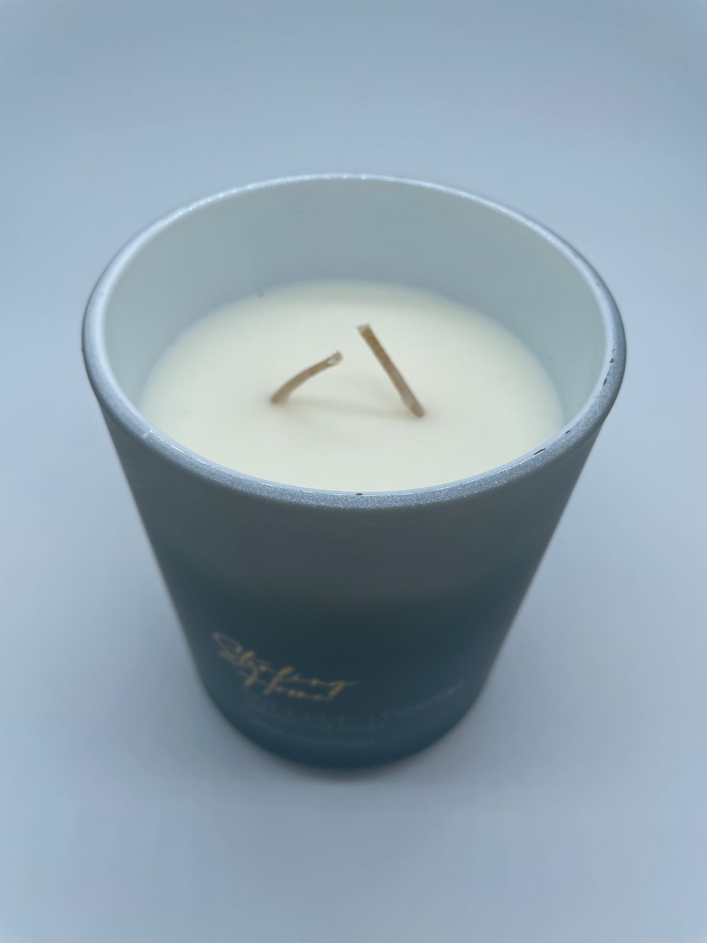 scented candle fragrance of tobacco